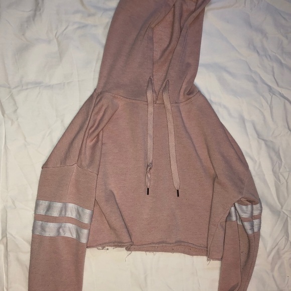 Rue21 Tops - Rue 21 small pullover cropped hoodie sweatshirt